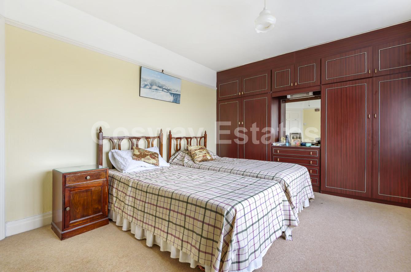 Parkside, Mill Hill